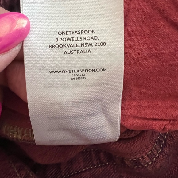 One Teaspoon Bandits Red Pistol Denim Shorts
Size AU 26/ 4 US NWT Mid Rise - Picture 11 of 13